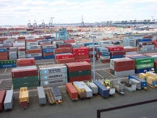 Производительность контейнерных портов падает