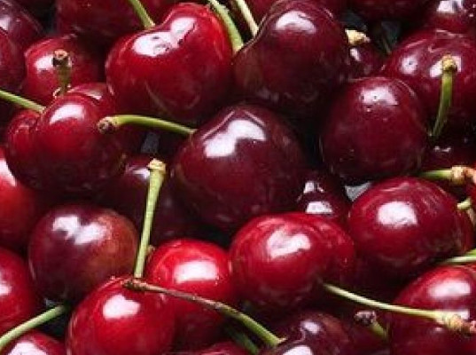 Более 60 тонн черешни не прошли контроль на въезде в Новосибирскую область