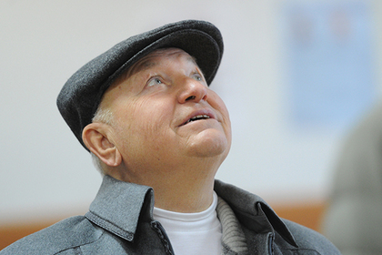 Лужков взялся за яйца