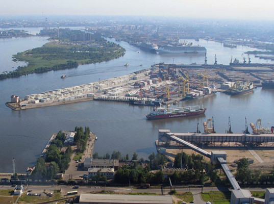 Губернатор заявил о планах переноса порта Петербурга в Бронку