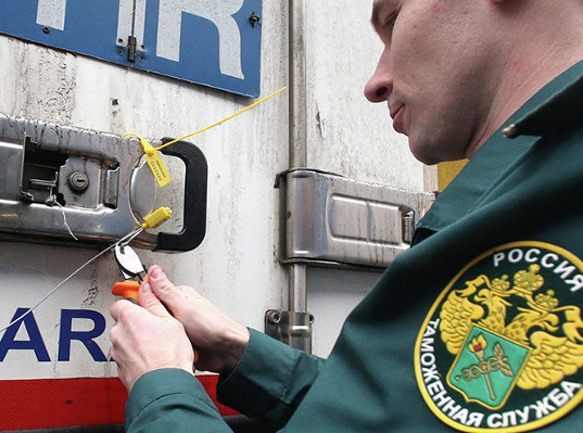 Кабмин предложил снабжать транзитные грузы по РФ электронными навигационными пломбами