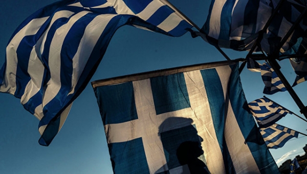 Флаги Греции. Архивное фото