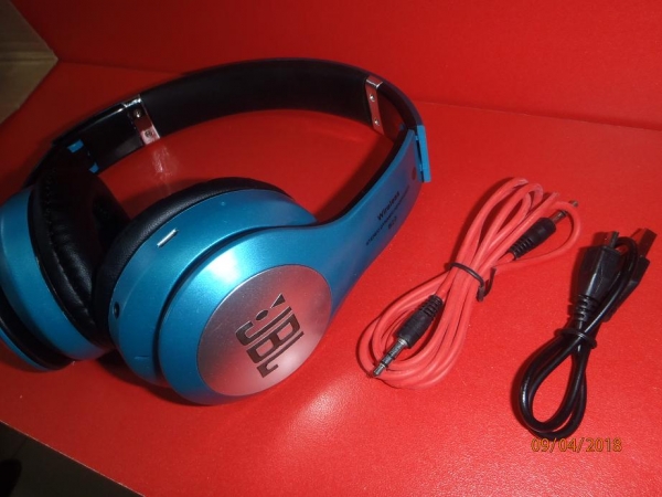 Контрафактная музыка