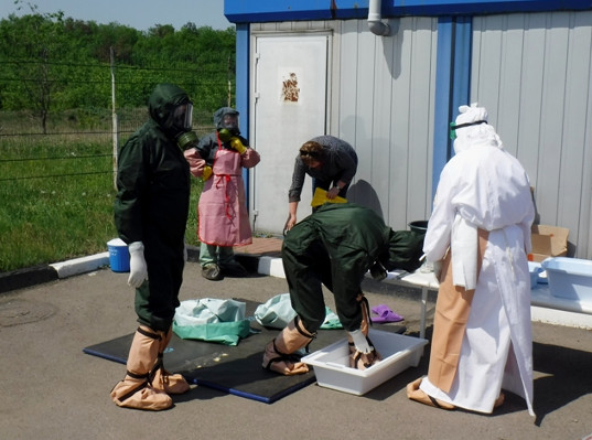 Ростовские таможенники отработали действия по изоляции больных лихорадкой Эбола