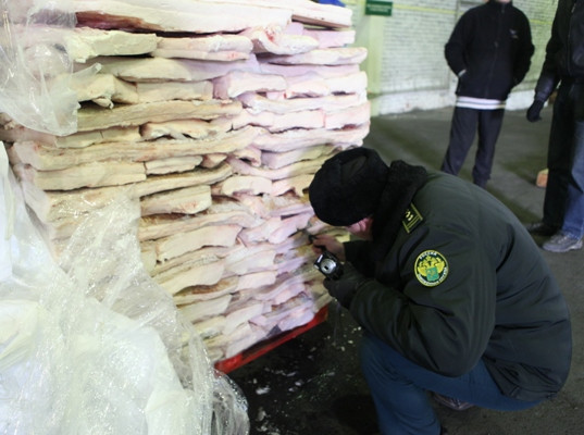 О недопущении ввоза в Псковскую область 20 тонн свиного шпика из Республики Беларусь