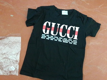 Контрафактные футболки &laquo;GUCCI&raquo; задержали на границе с Китаем забайкальские таможенники