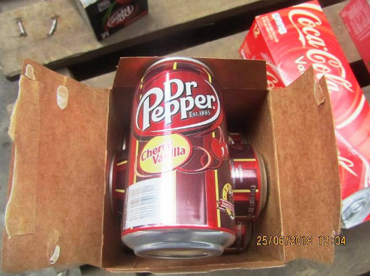 Балтийская таможня задержала более 122 тысяч контрафактных товаров  Dr. Pepper  и RED BULL